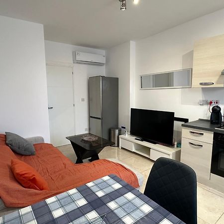 One Bedroom Appartment With Terrace In Sliema Exterior photo