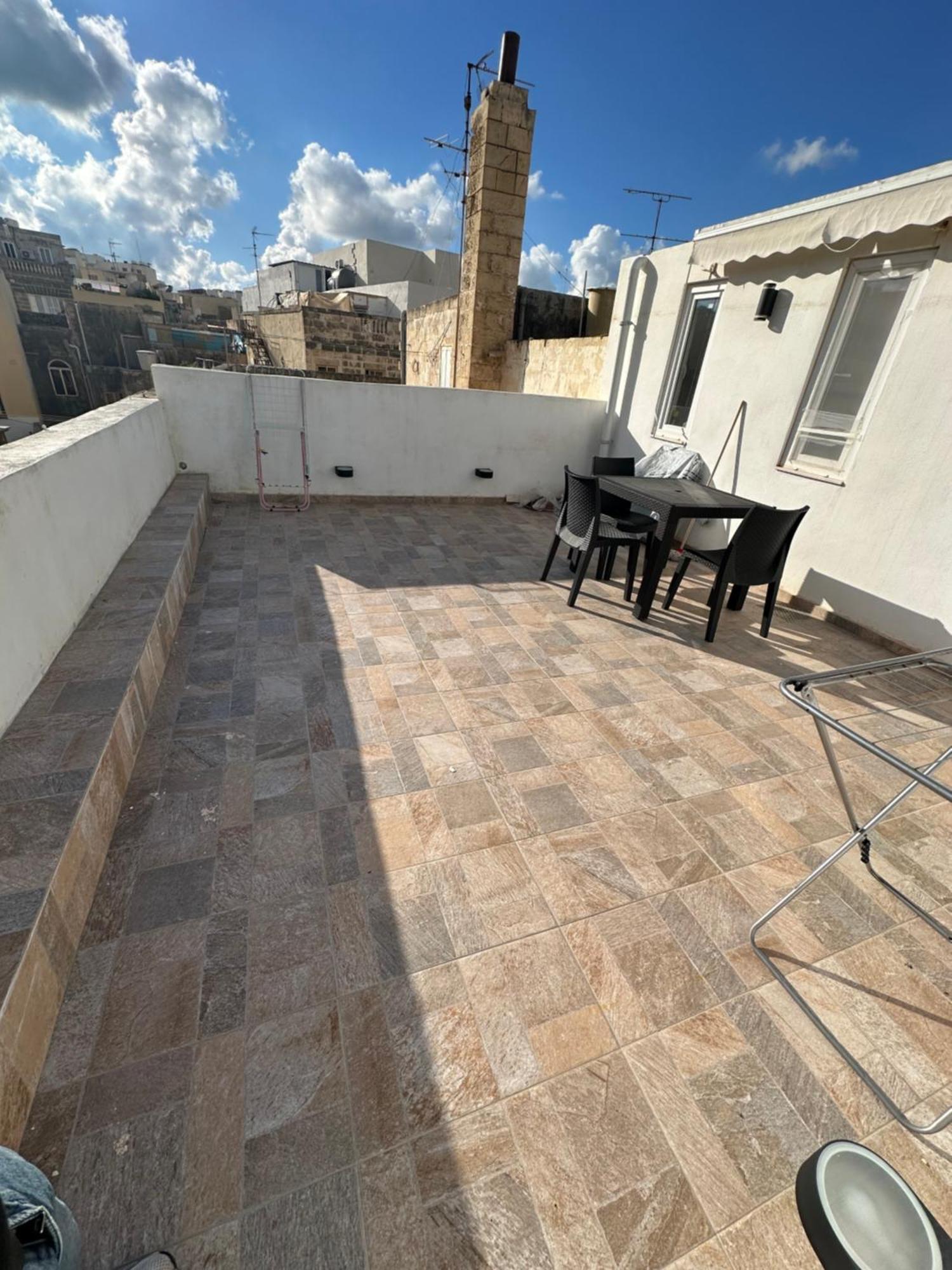 One Bedroom Appartment With Terrace In Sliema Exterior photo